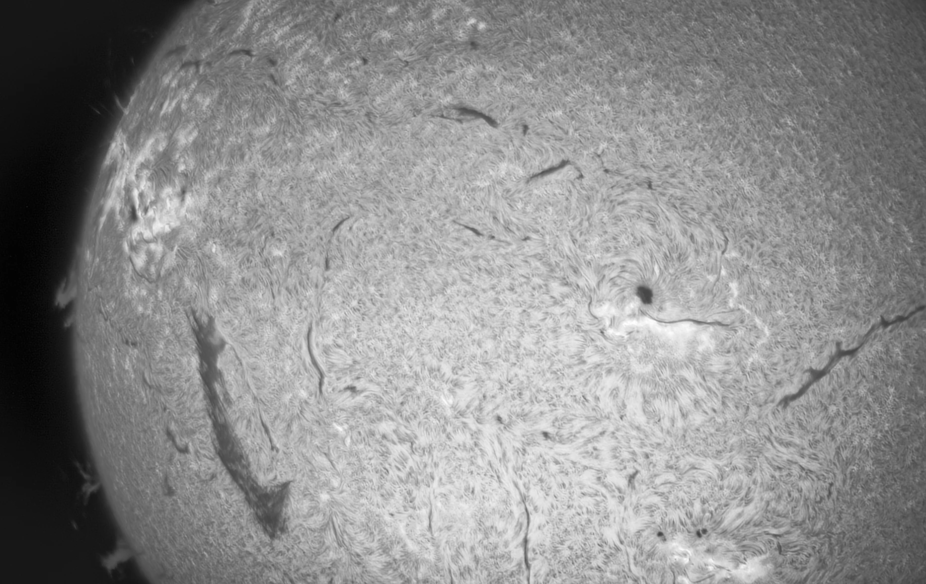 Heliostar 76 H-Alpha Solar Telescope / SolarQuest Mount Kit - Image 12